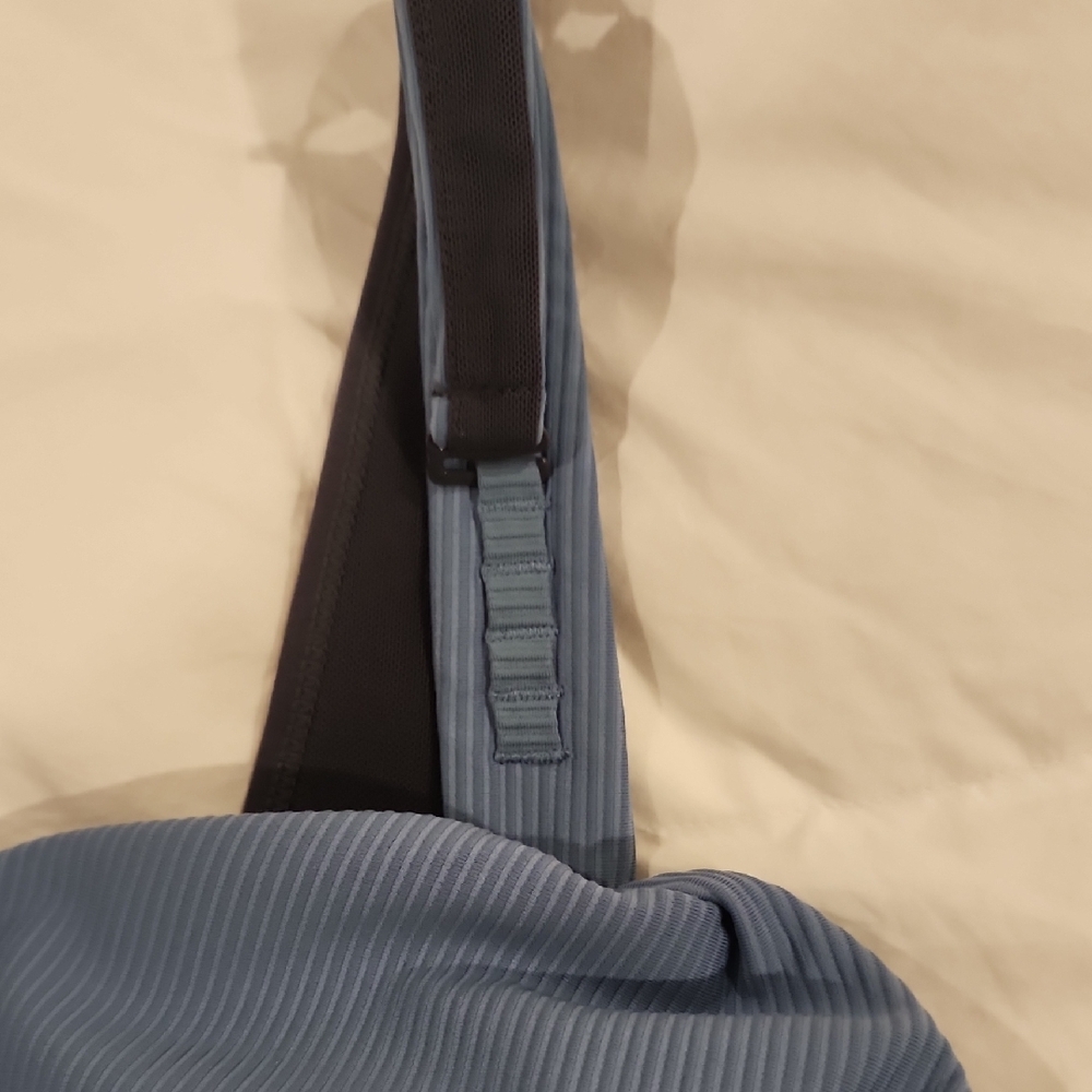 ZYIA Blue and Navy Sports Bra with Adjustable Straps - Picture 4 of 5